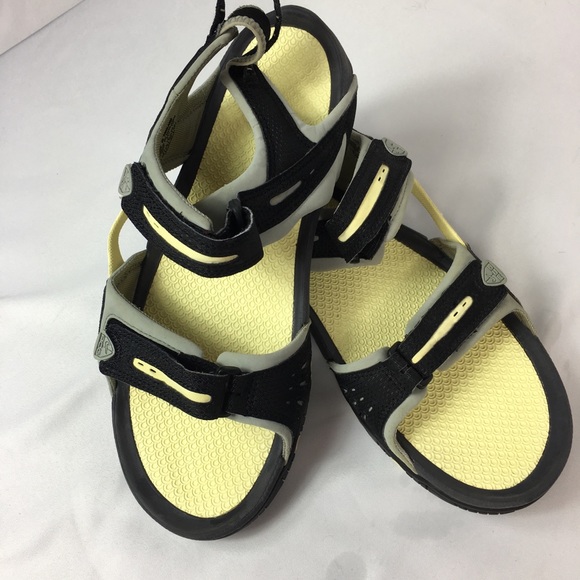 nike acg sandals womens